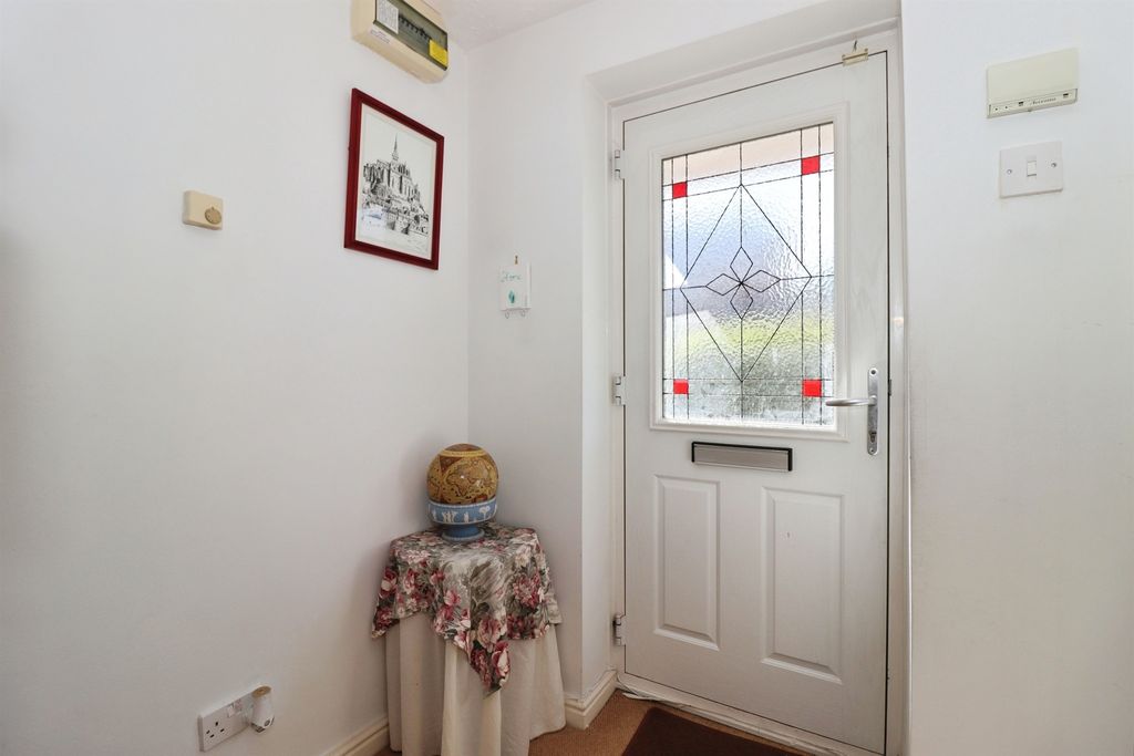 Property photo 2 of 16