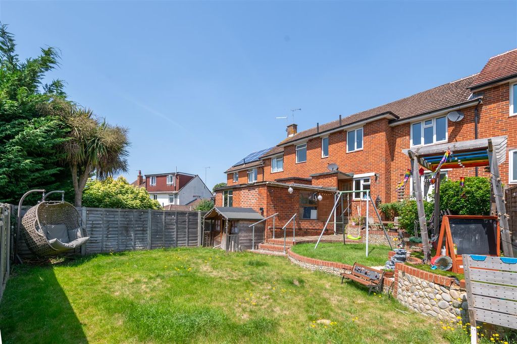 Property photo 1 of 17 42 Blackthorn Road Externals.Jpg