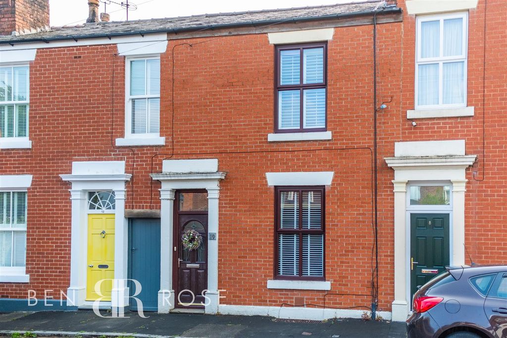 Property photo 1 of 22 Front External