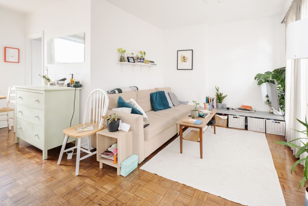 Property photo 1 of 8 Furlong Road