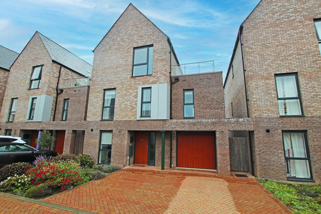 Property photo 1 of 30