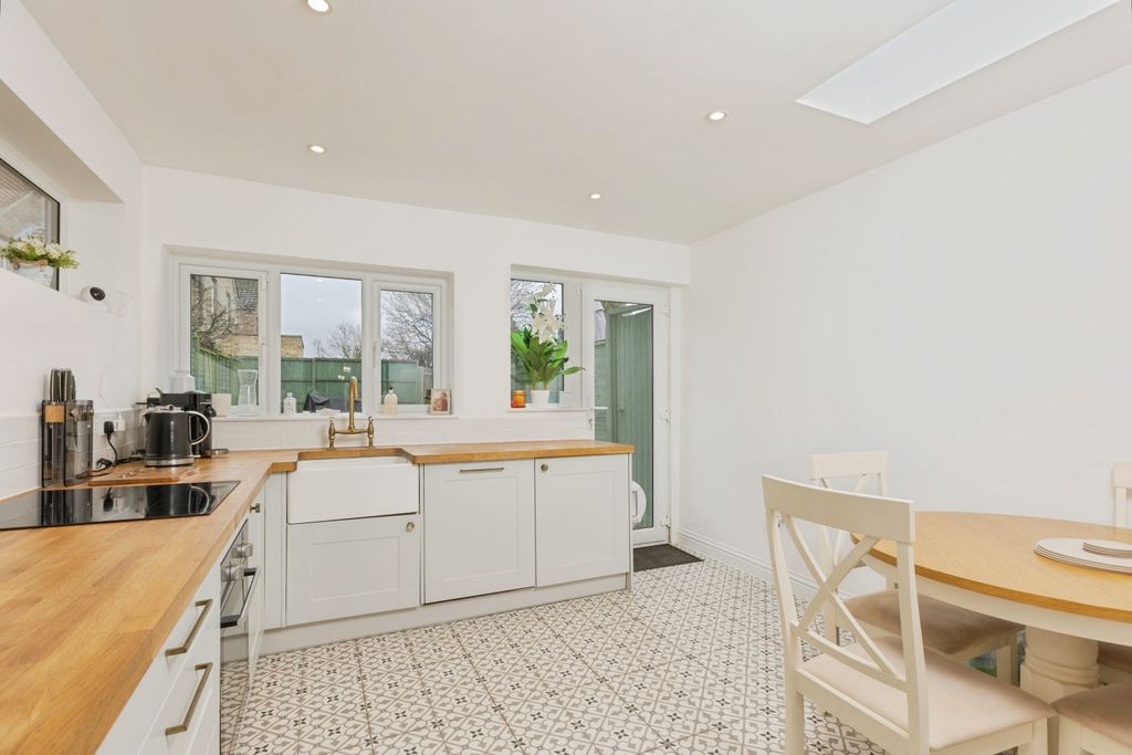 Property photo 2 of 18 1-15