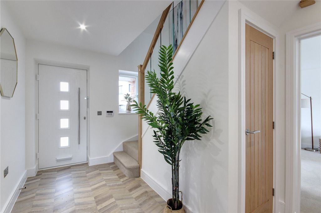 Property photo 3 of 17 Plot 21 Entrance Hal