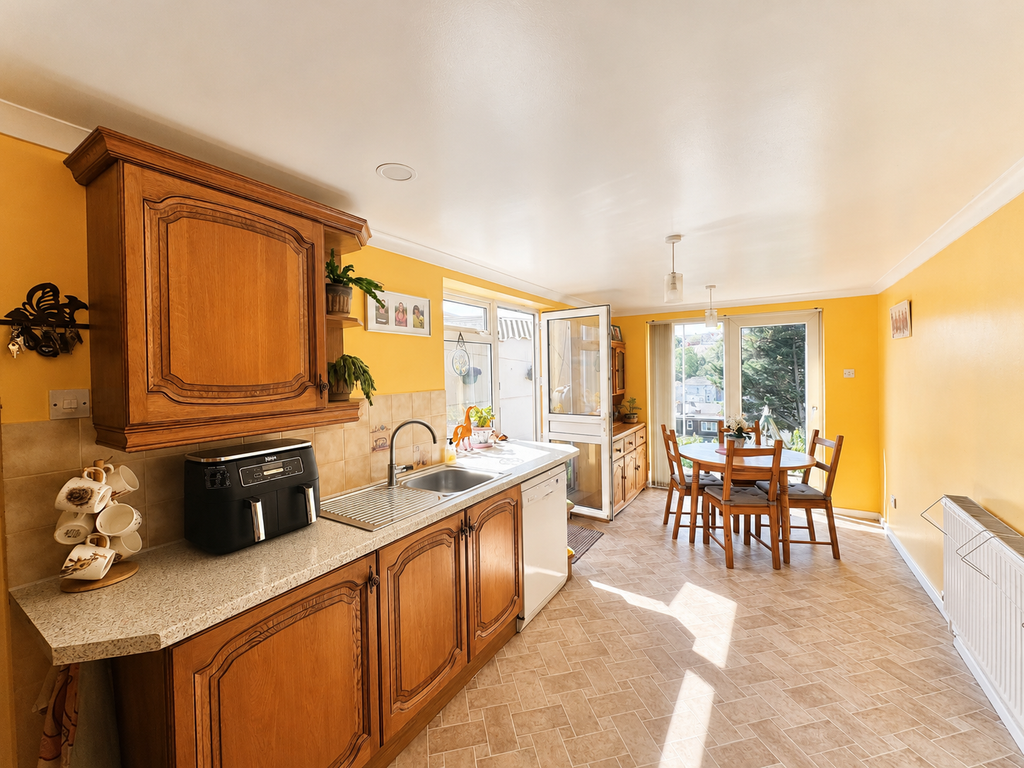 Property photo 2 of 23 Kitchen/Dining Room