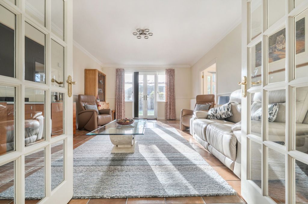 Property photo 2 of 20