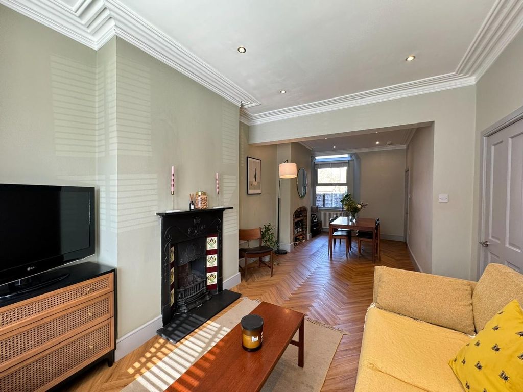 Property photo 3 of 27