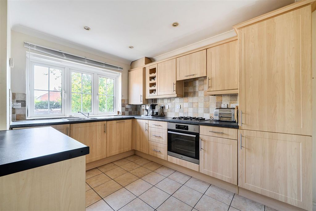 Property photo 3 of 25 1499071-11-6A70c3Fe9321E.Jpg