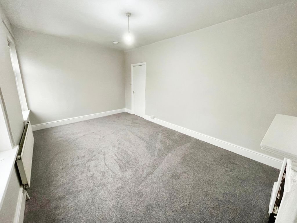 Property photo 3 of 13 Hallway