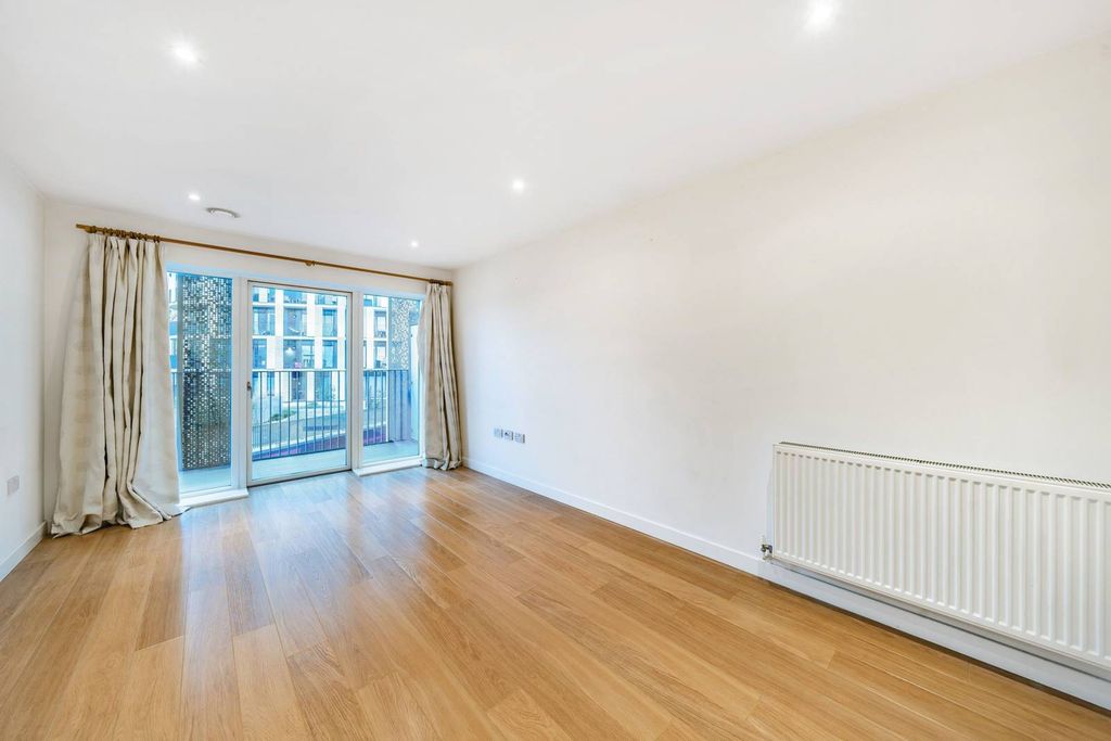 Property photo 3 of 8