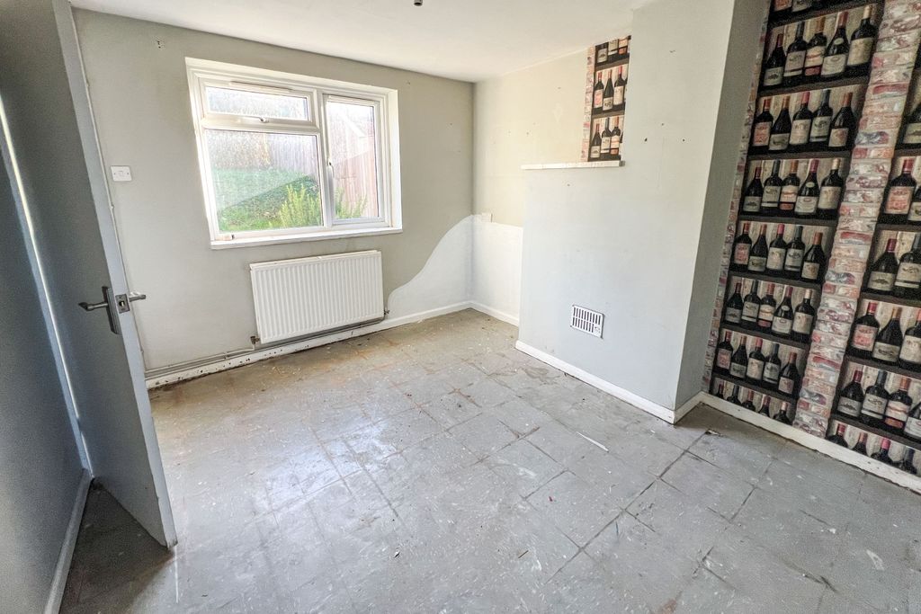 Property photo 2 of 16 12 Hazelbury Hill, Box, Wiltshire, Sn13 8Lb