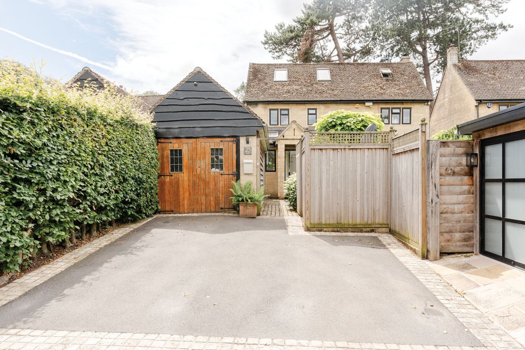 Property photo 3 of 37 3