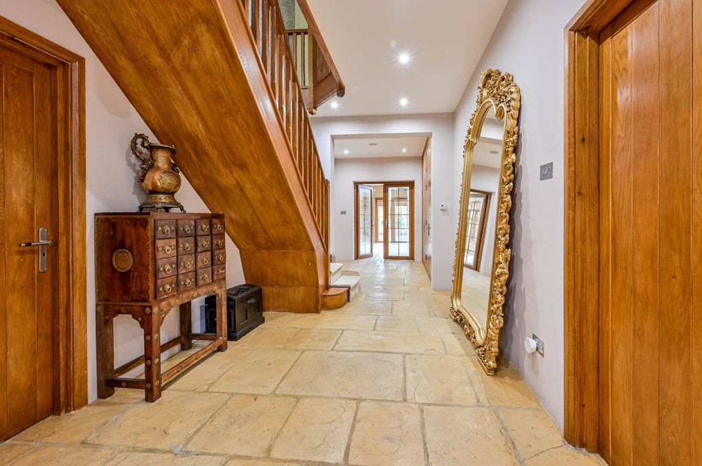 Property photo 2 of 44