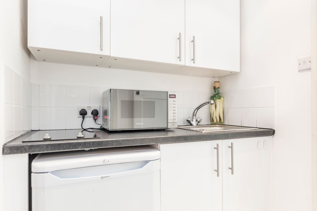 Property photo 3 of 3