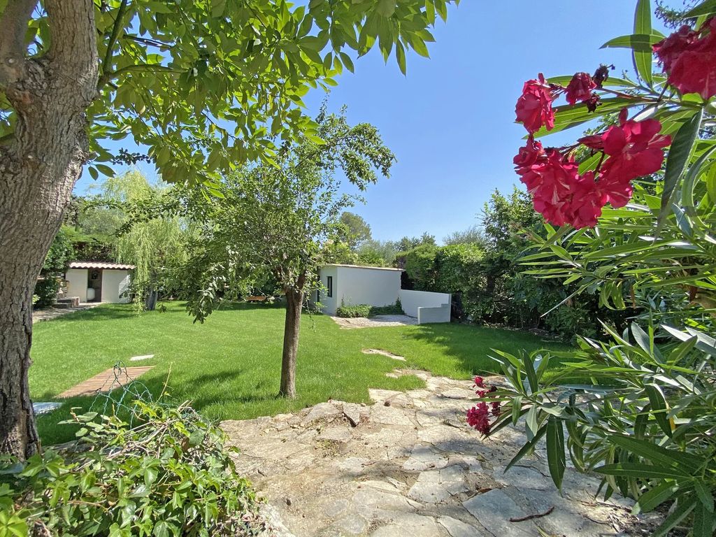 Property photo 2 of 29
