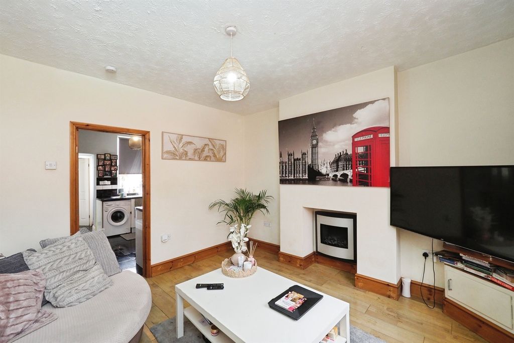 Property photo 2 of 17