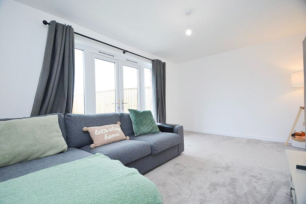 Property photo 2 of 20 5029025