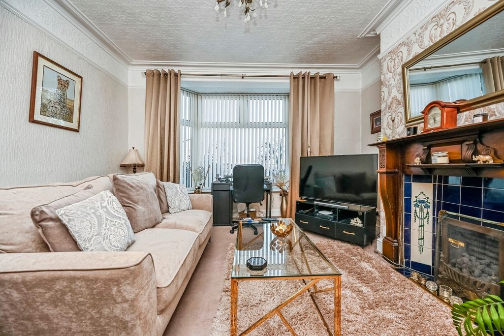 Property photo 2 of 20 Pbox-Img.Jpg