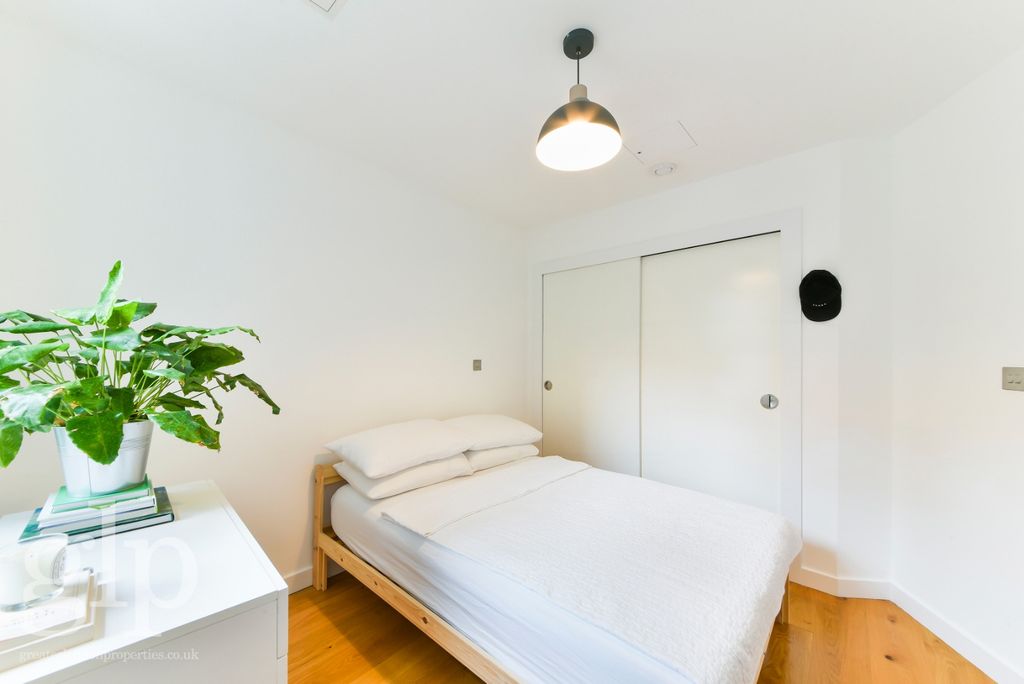 Property photo 3 of 26 961313