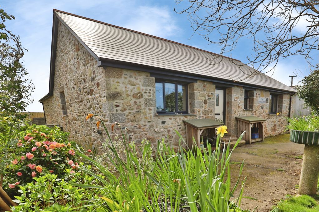 Property photo 1 of 20 Outside