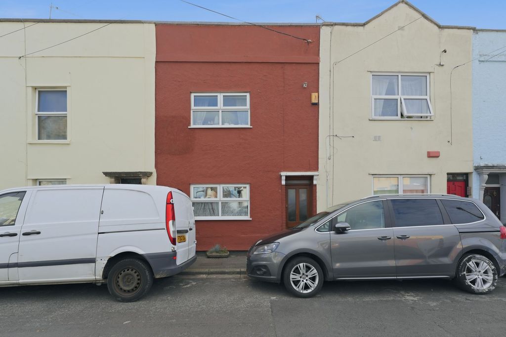 Property photo 1 of 31