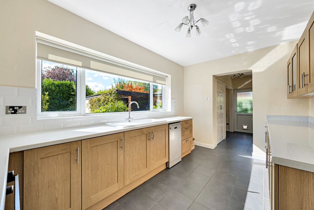 Property photo 2 of 16 4432723