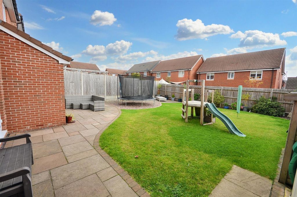 Property photo 3 of 25