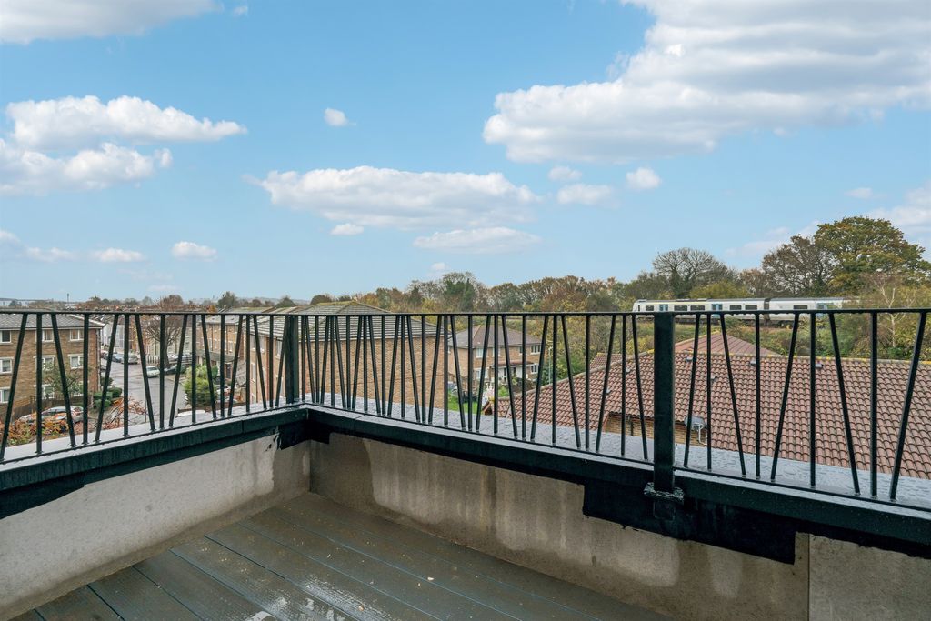 Property photo 3 of 19