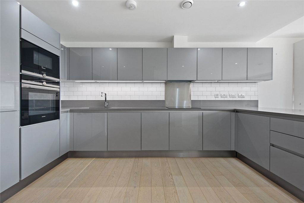 Property photo 3 of 19 Picture No. 04