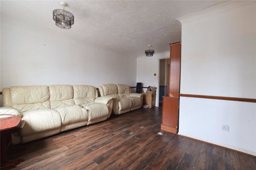 Property photo 2 of 11 Picture No. 12