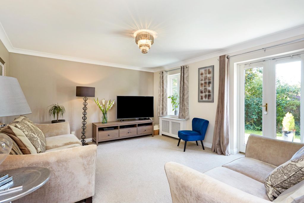 Property photo 2 of 12 Sitting Room