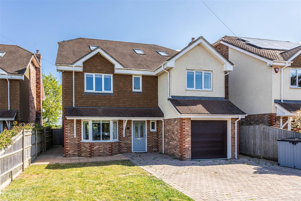Property photo 1 of 28 2 Willow Field1.Jpg