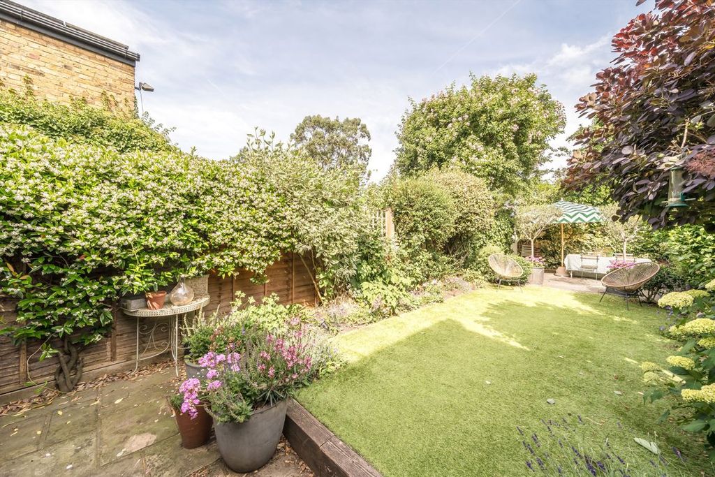 Property photo 3 of 11