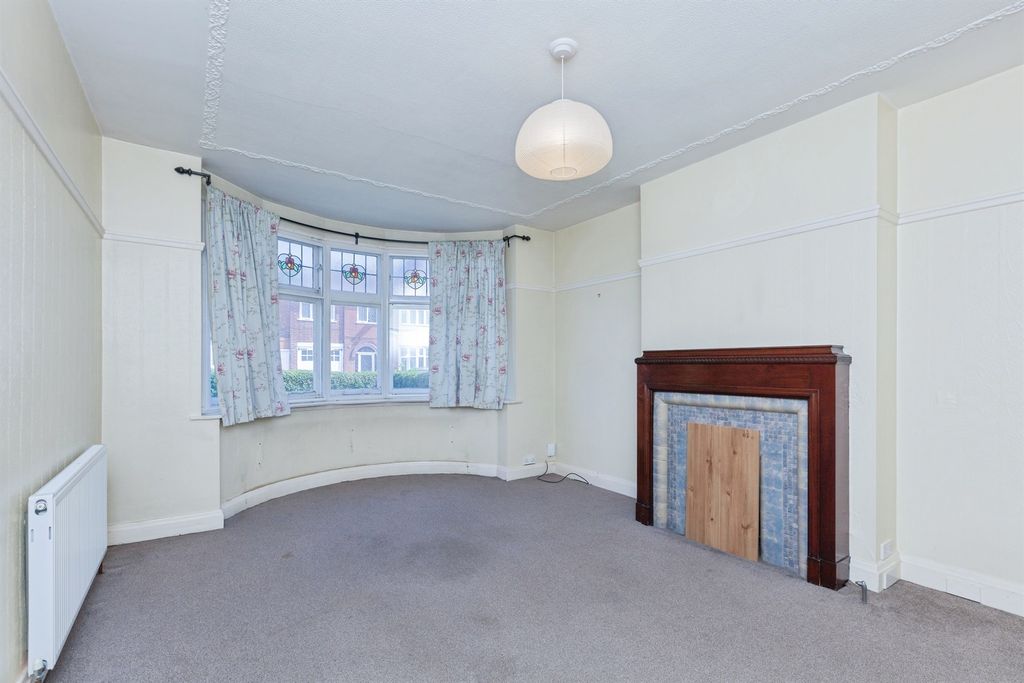 Property photo 2 of 21