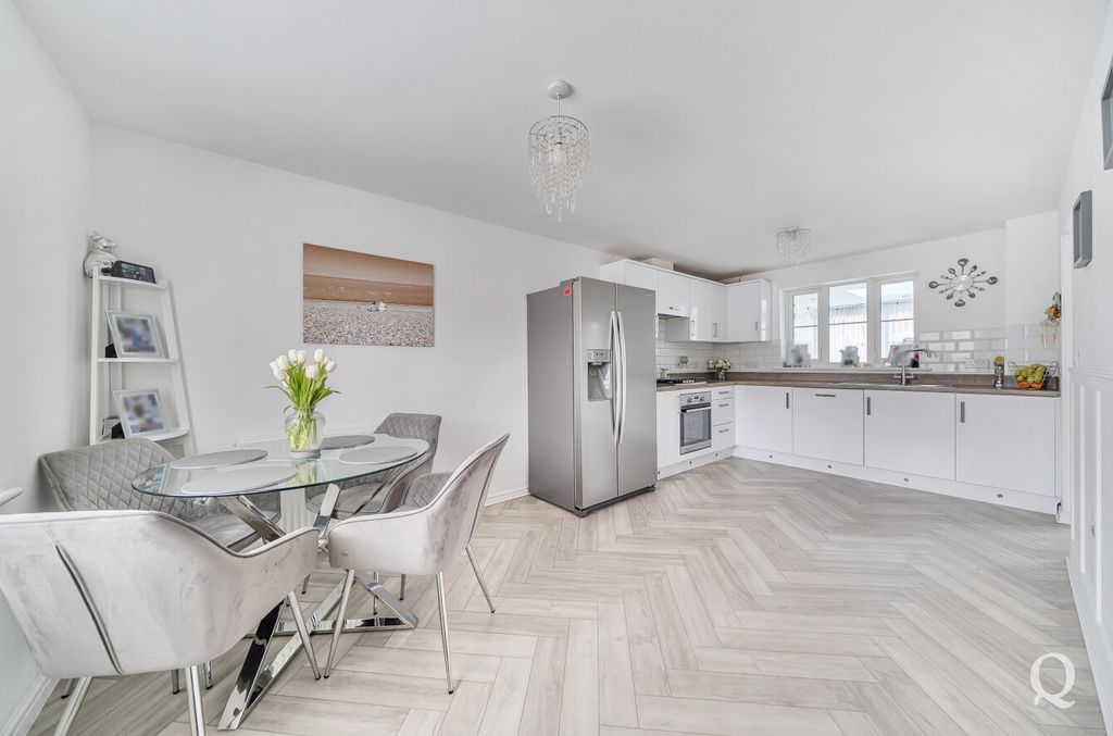 Property photo 3 of 24 5A1B9E65-E60c-400...