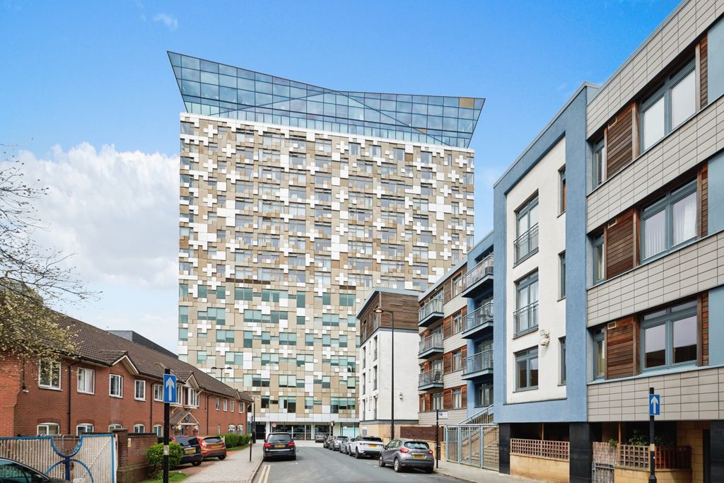 Property photo 1 of 5