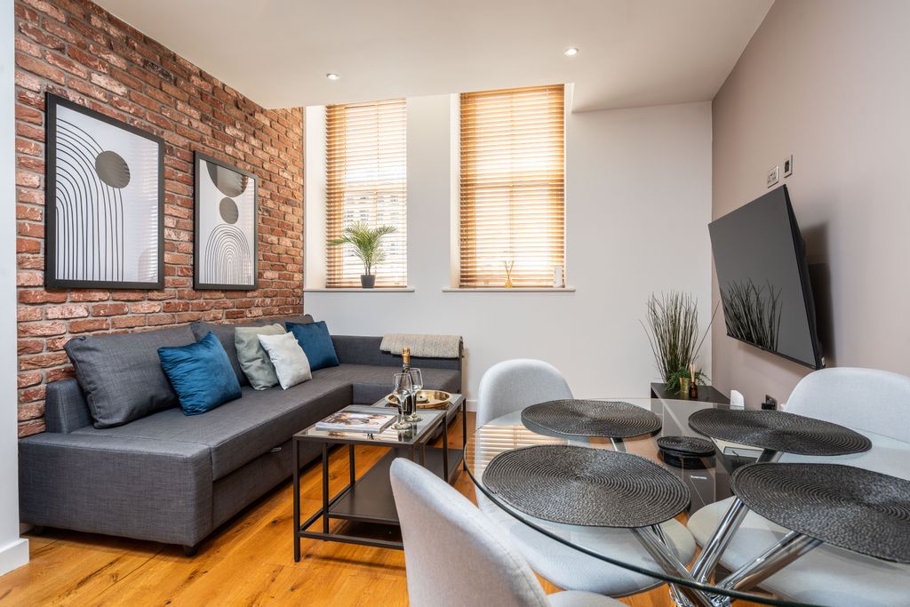 Property photo 2 of 20 Image