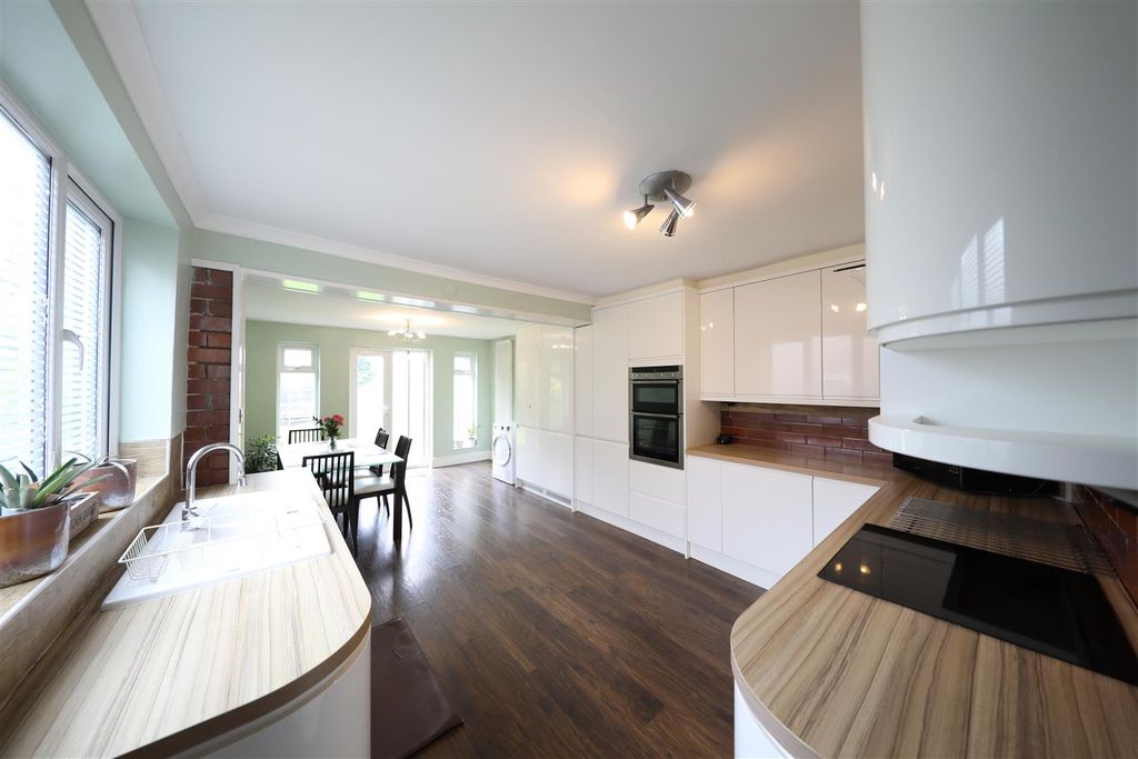 Property photo 2 of 40 Kitchen