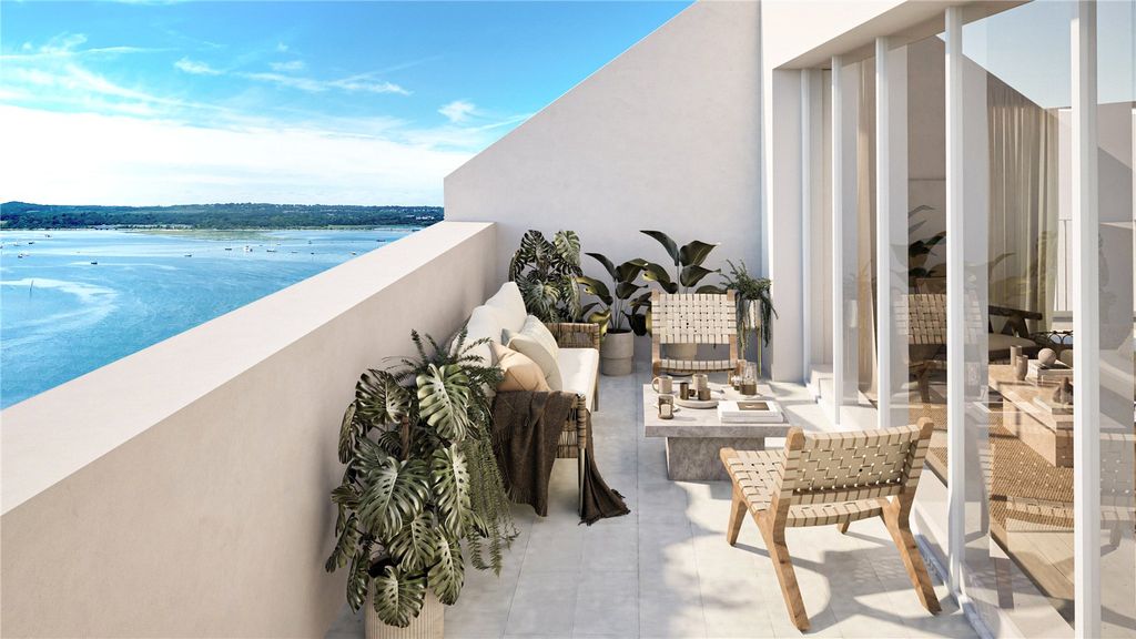 Property photo 1 of 10 Penthouse Example