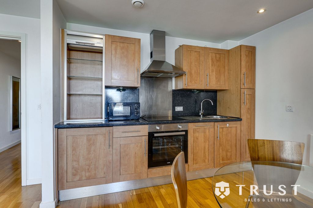 Property photo 3 of 23