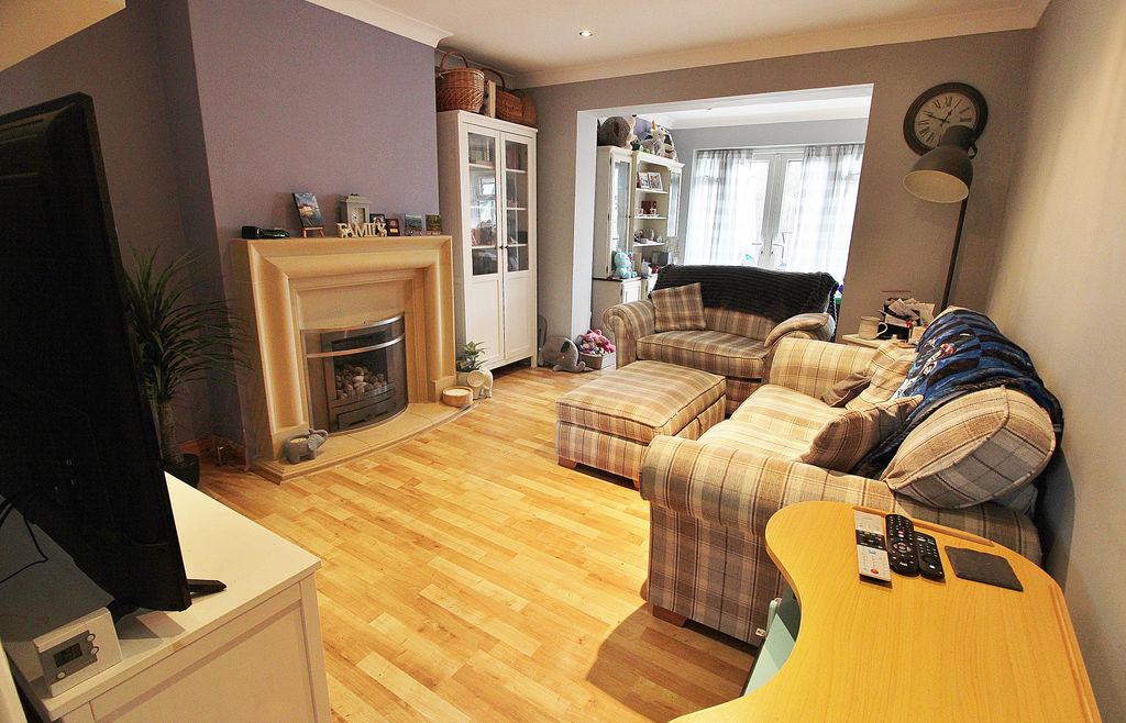 Property photo 2 of 21