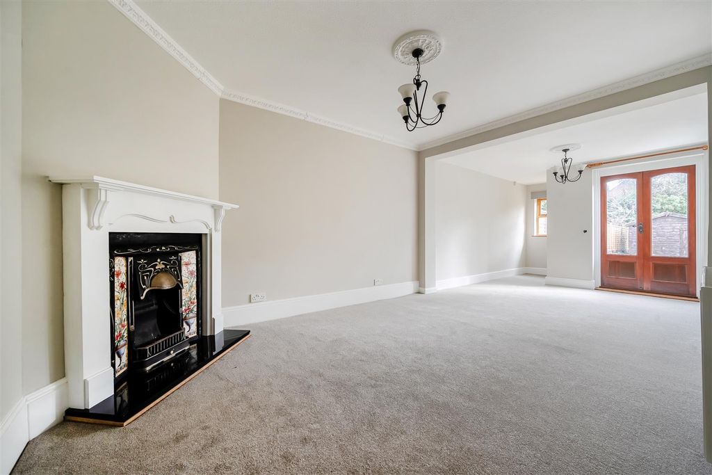 Property photo 3 of 14 Rear Reception.Jpg