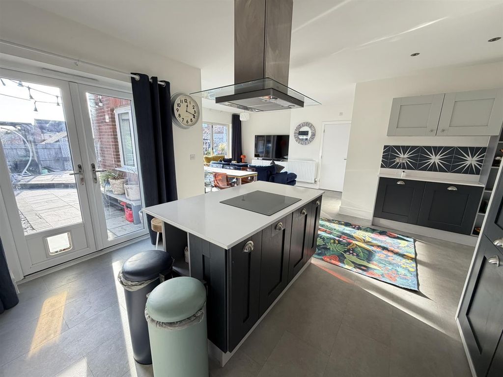 Additional image 14 of 5 bed property for saleButtercup Drive, Daventry NN11