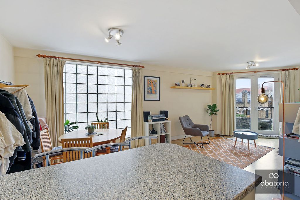 Property photo 2 of 8