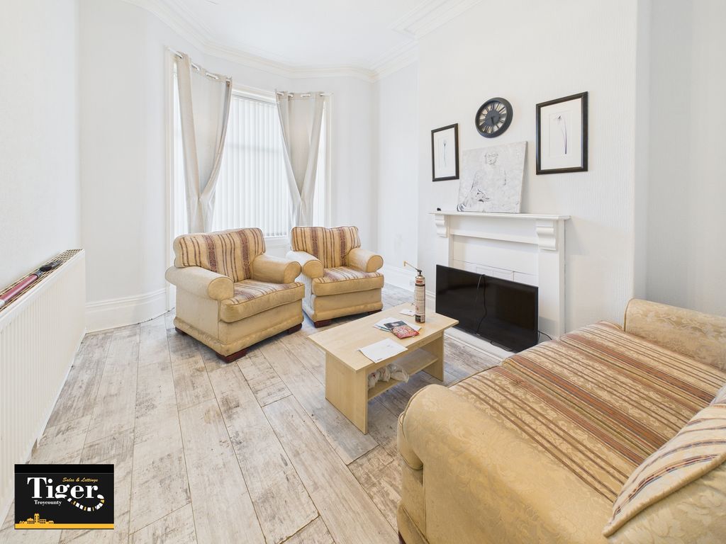 Property photo 2 of 16 Cam02176G0-Pr0795-Still001