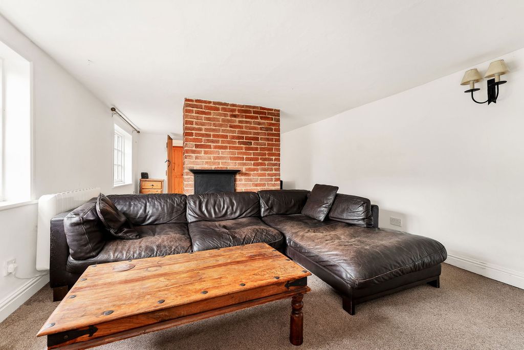 Property photo 3 of 19