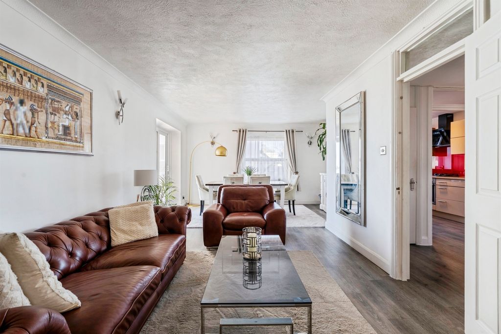 Property photo 2 of 22