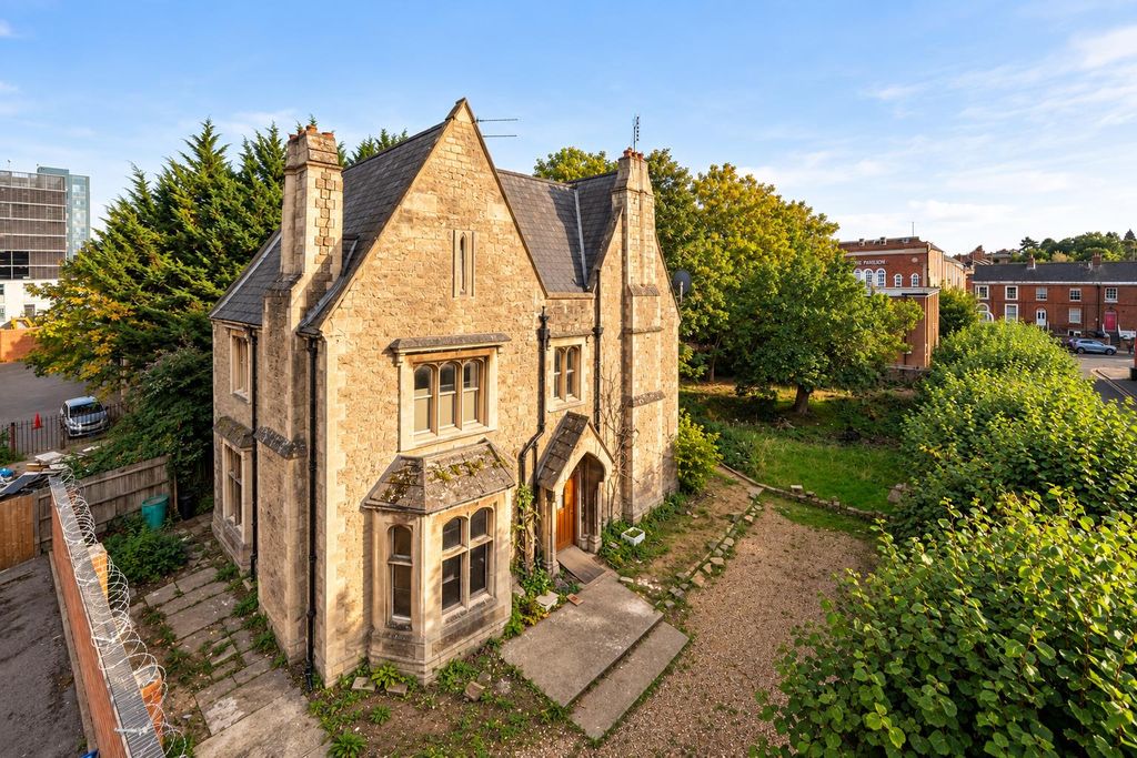 Property photo 1 of 31 d926B65A-5Cf2-4E02-Ad19-d449E19Dfa58.Png