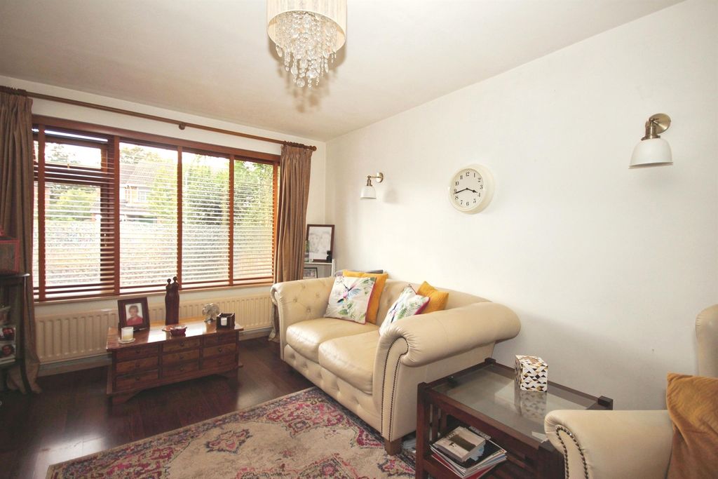 Property photo 2 of 17