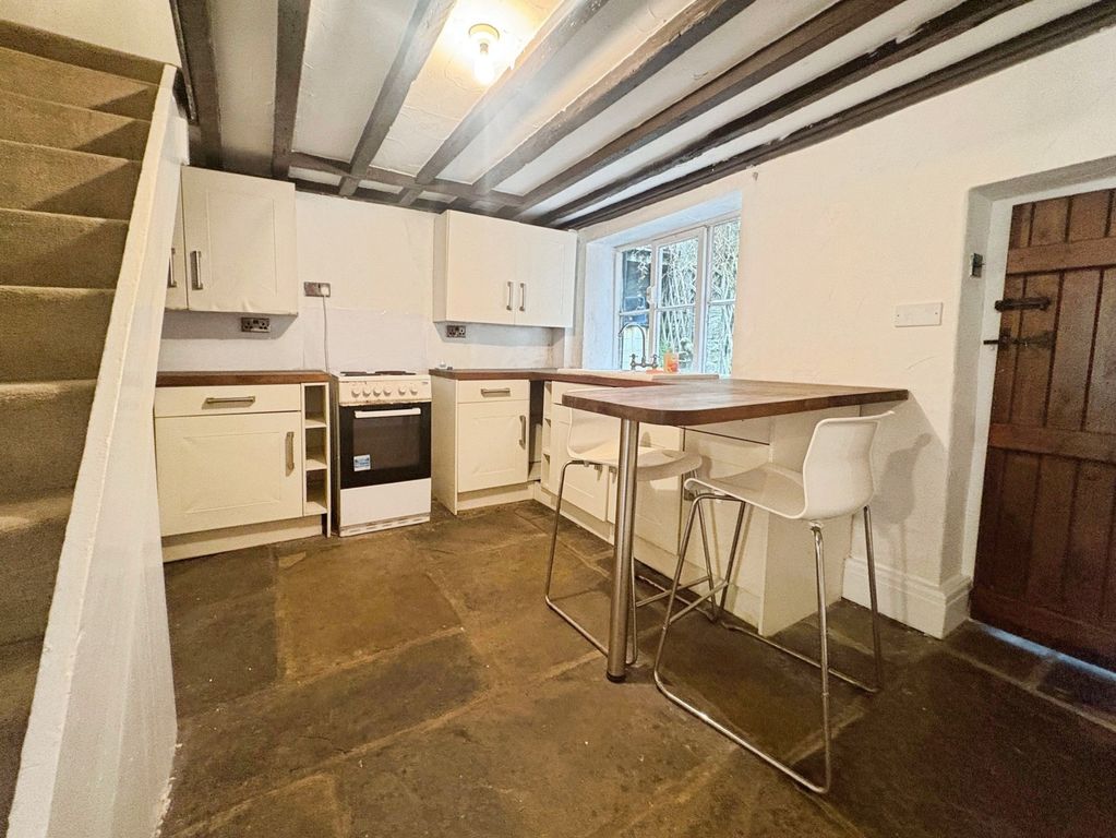Property photo 3 of 12 Kitchen