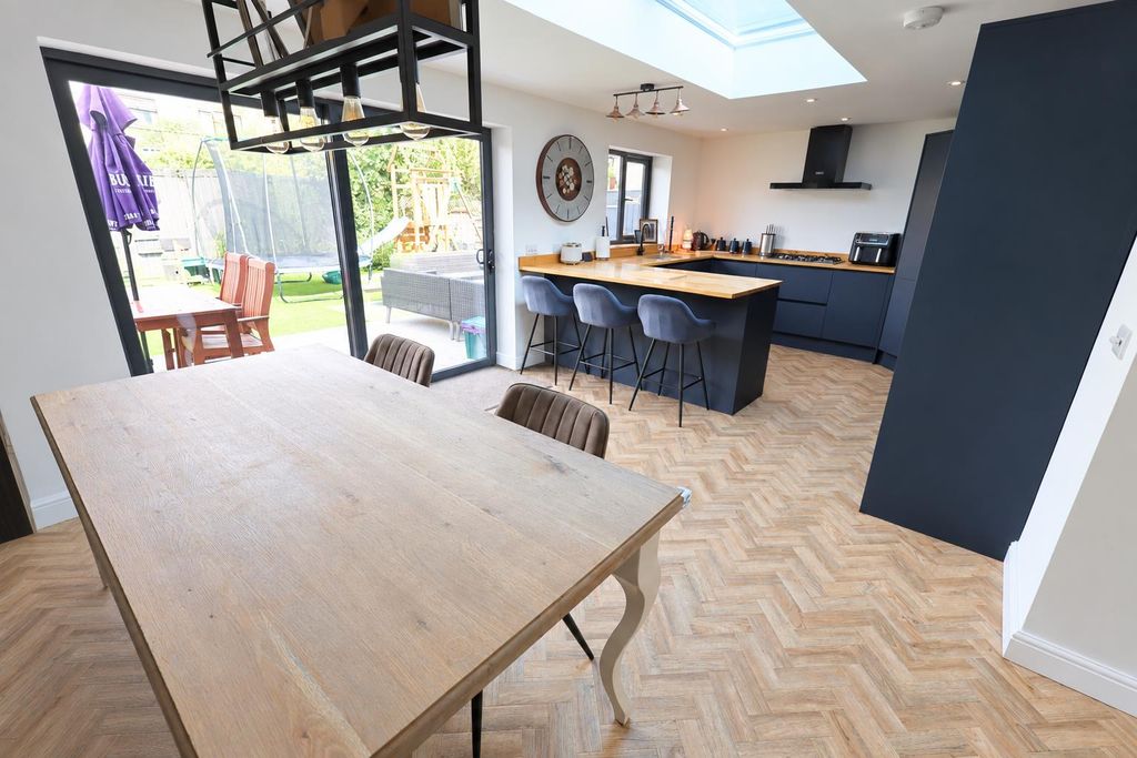 Property photo 2 of 23 Sa Kitchen Dining Room A.Png